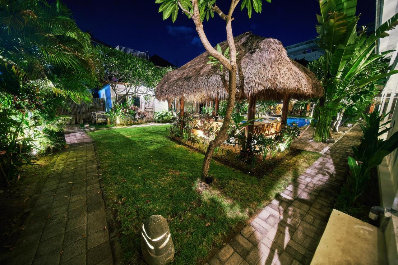 Easy Surf Camp Hotel Kuta Lombok Exterior foto