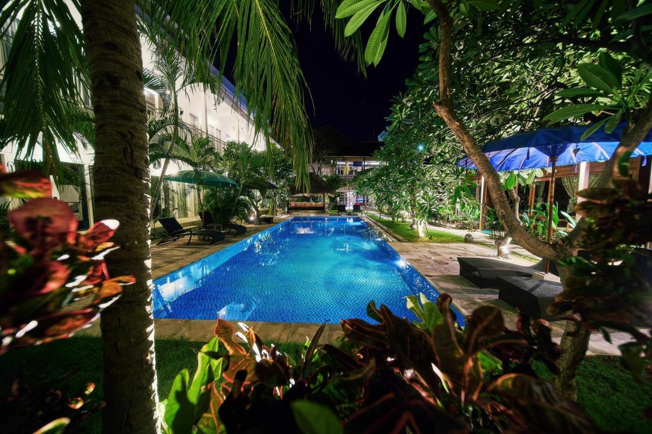 Easy Surf Camp Hotel Kuta Lombok Exterior foto