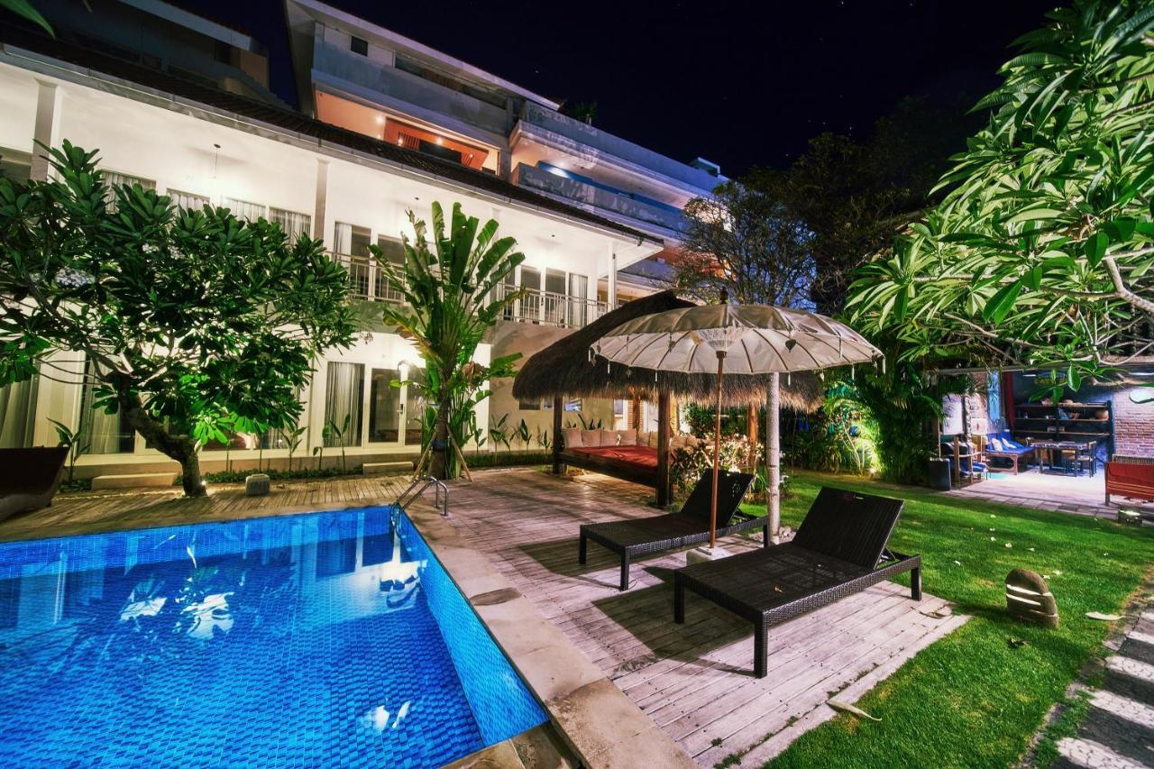 Easy Surf Camp Hotel Kuta Lombok Exterior foto