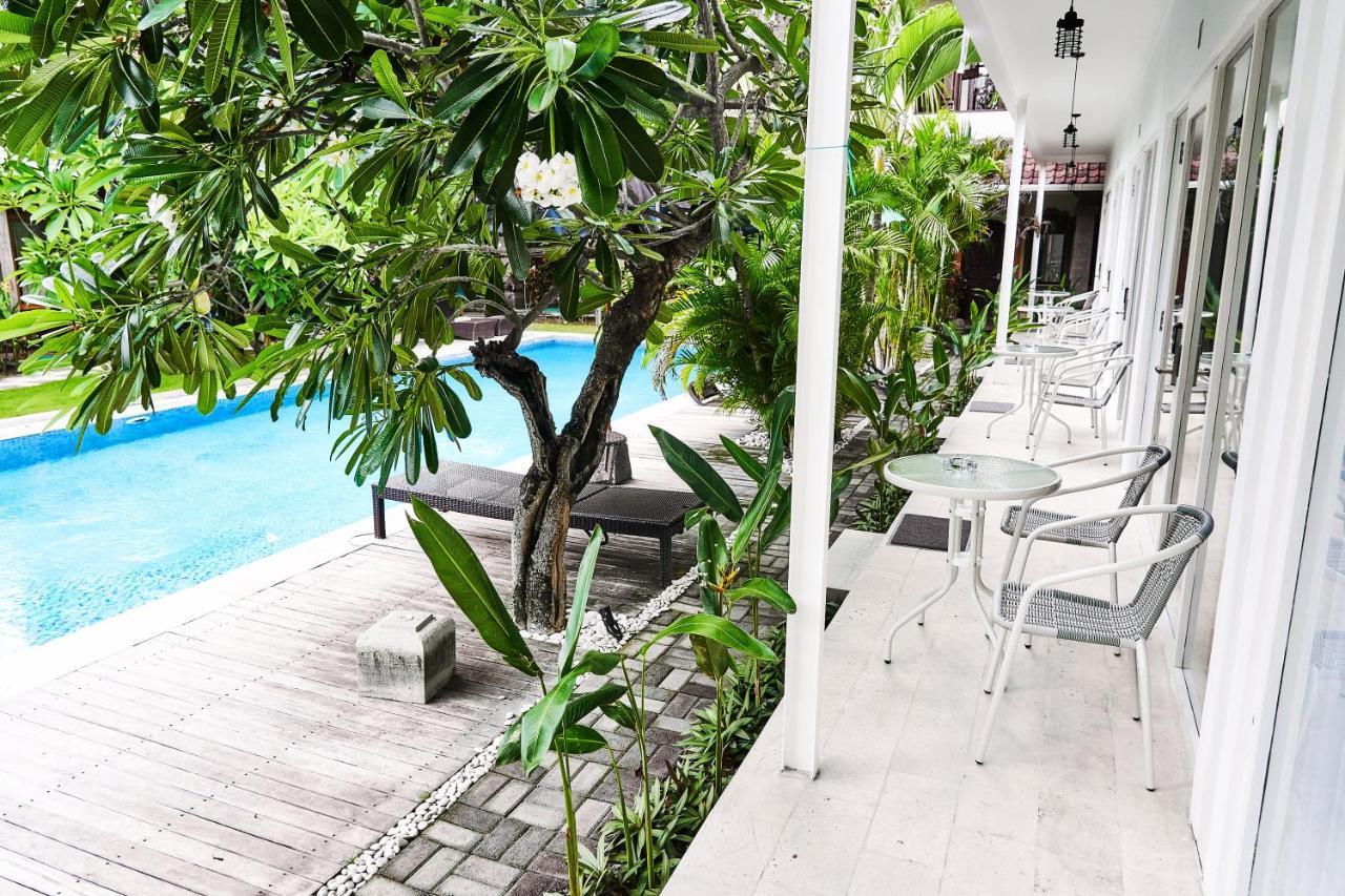 Easy Surf Camp Hotel Kuta Lombok Exterior foto