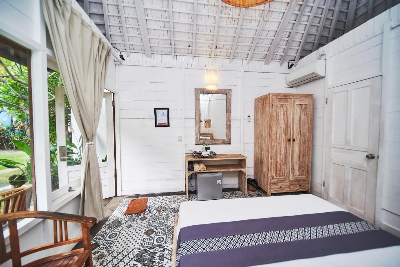Easy Surf Camp Hotel Kuta Lombok Exterior foto