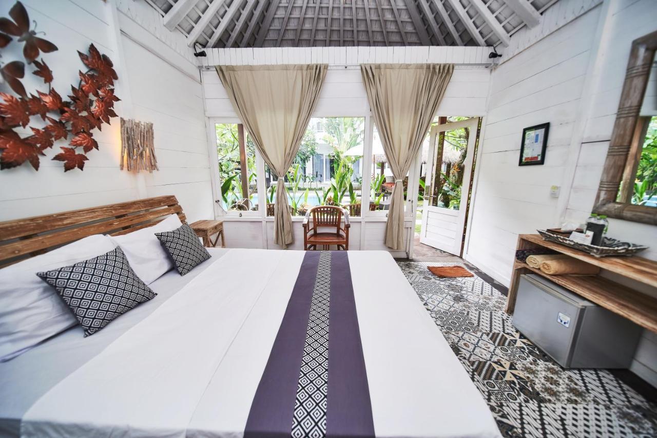 Easy Surf Camp Hotel Kuta Lombok Exterior foto