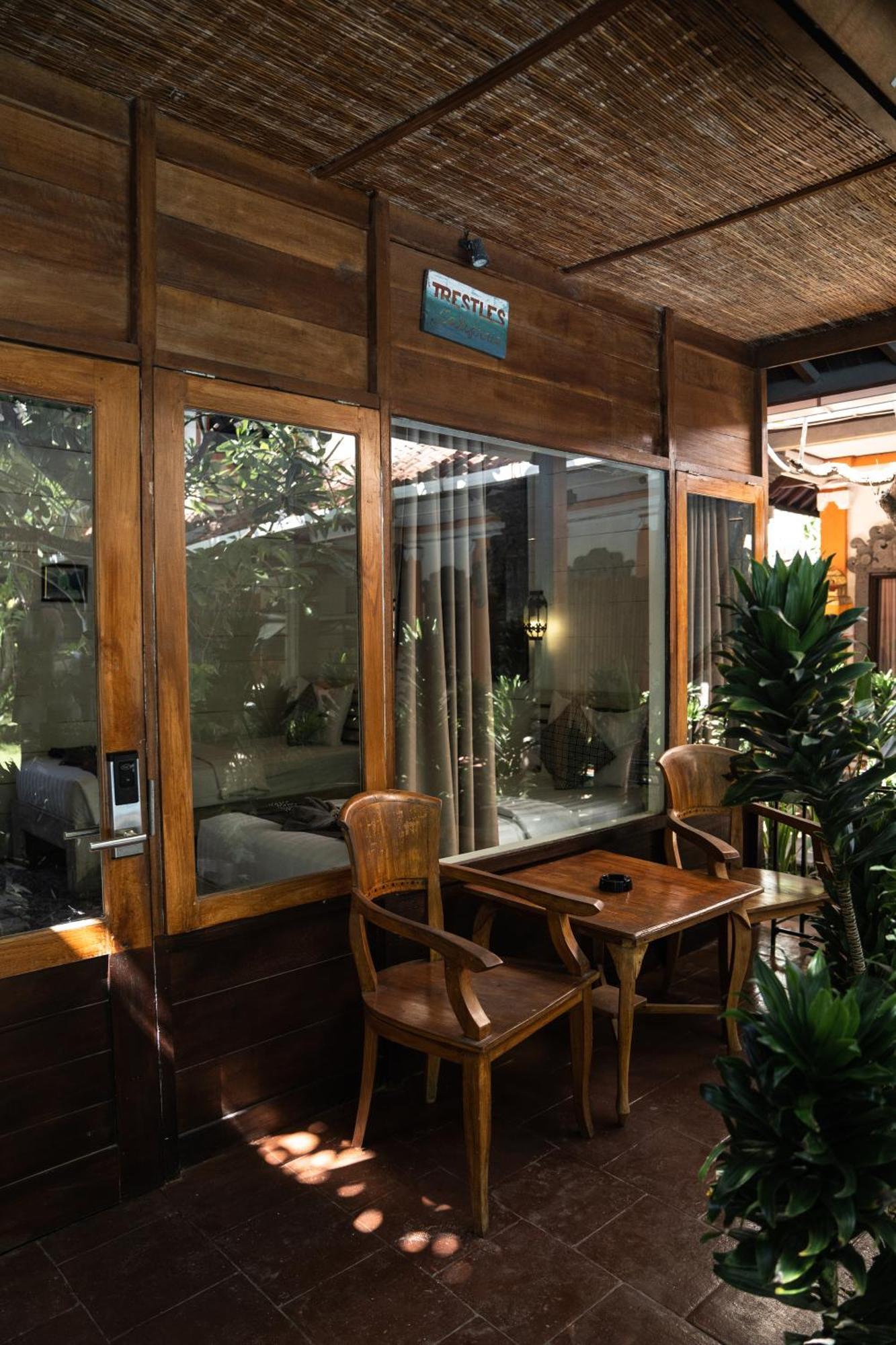 Easy Surf Camp Hotel Kuta Lombok Exterior foto