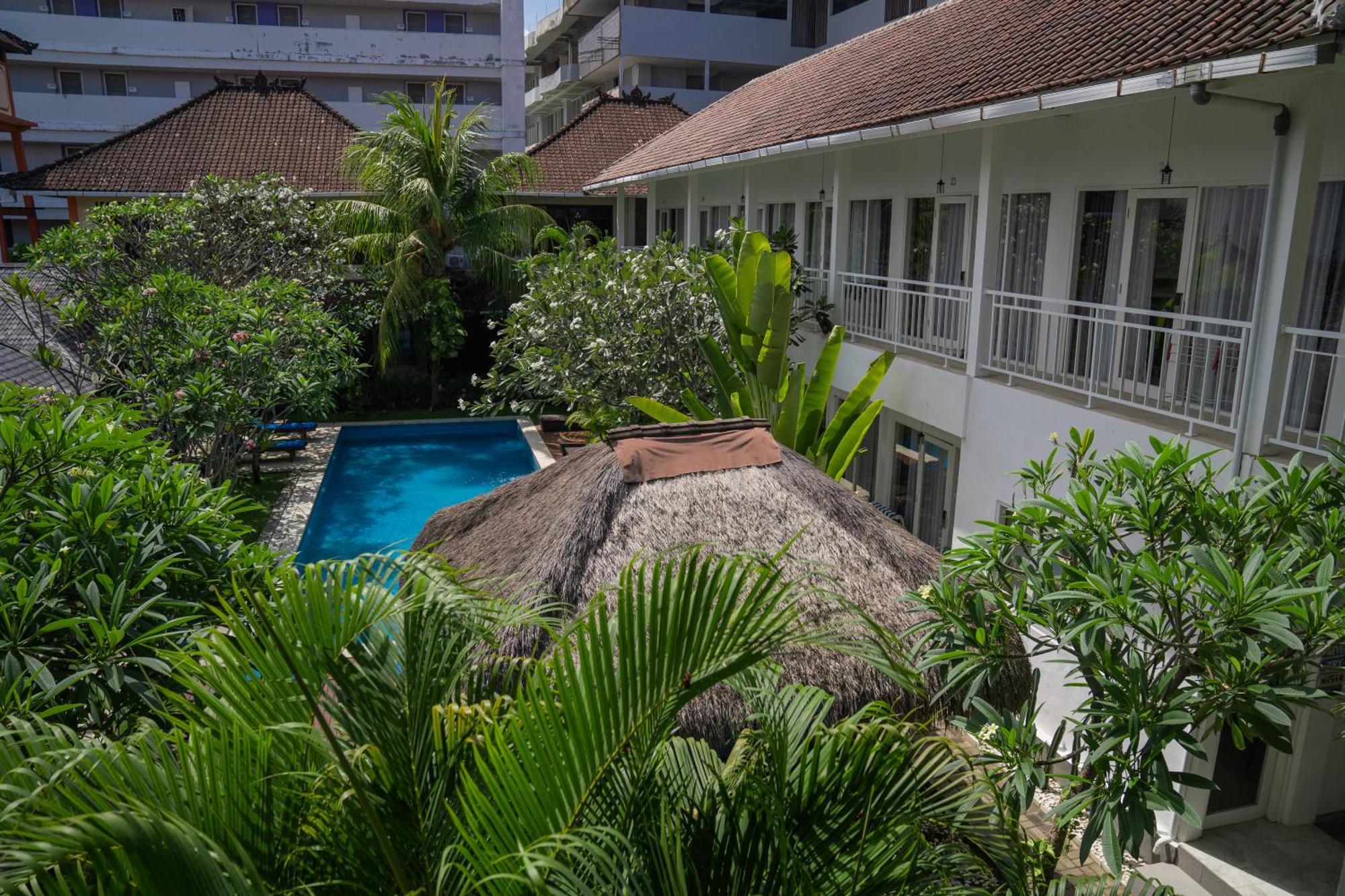 Easy Surf Camp Hotel Kuta Lombok Exterior foto