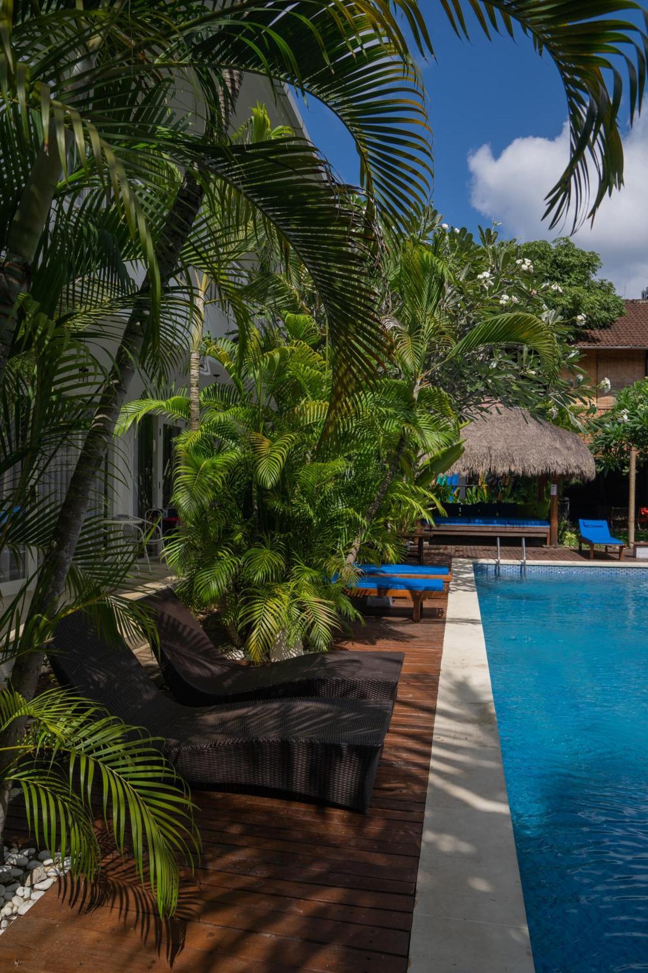Easy Surf Camp Hotel Kuta Lombok Exterior foto