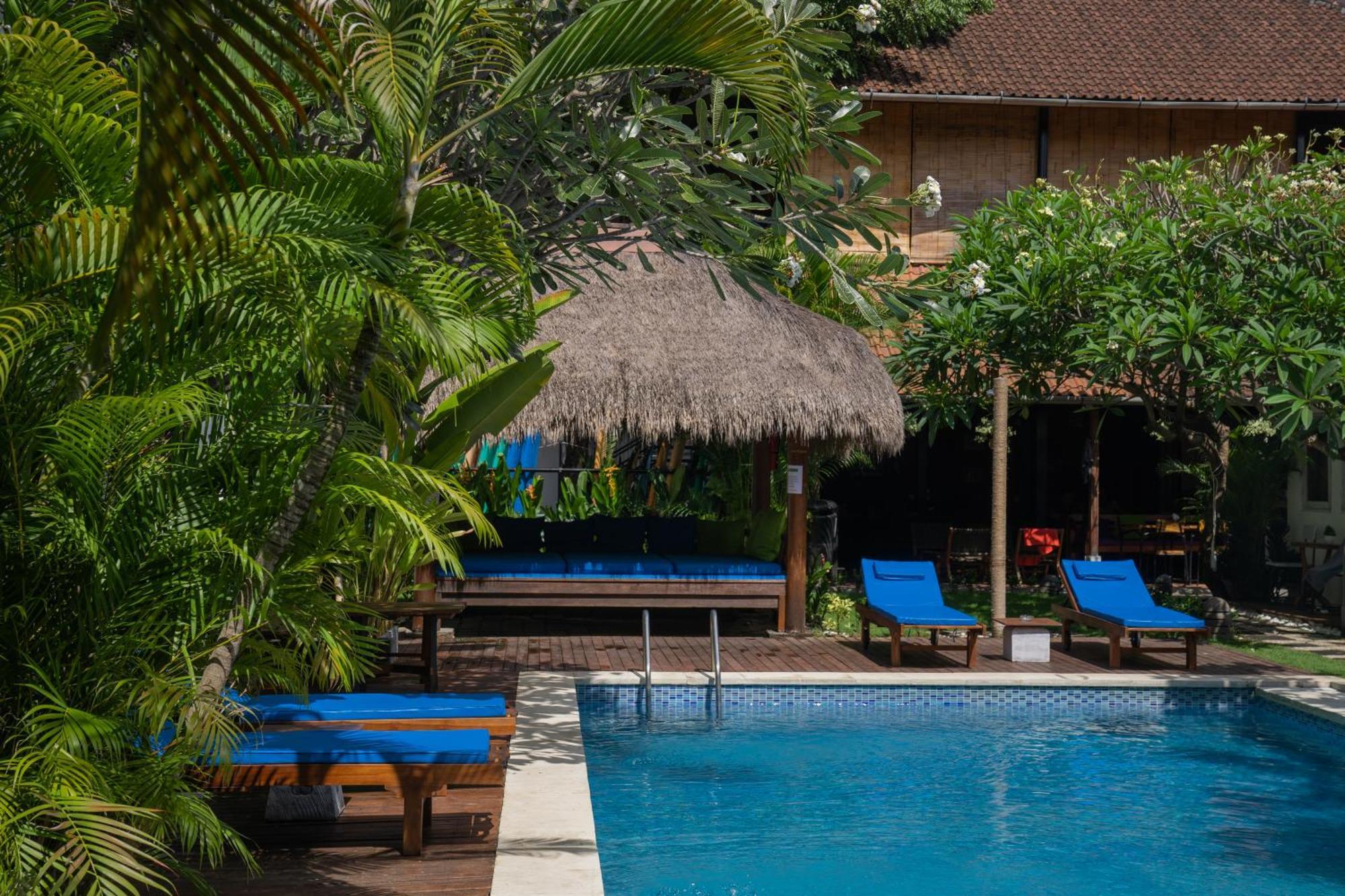 Easy Surf Camp Hotel Kuta Lombok Exterior foto