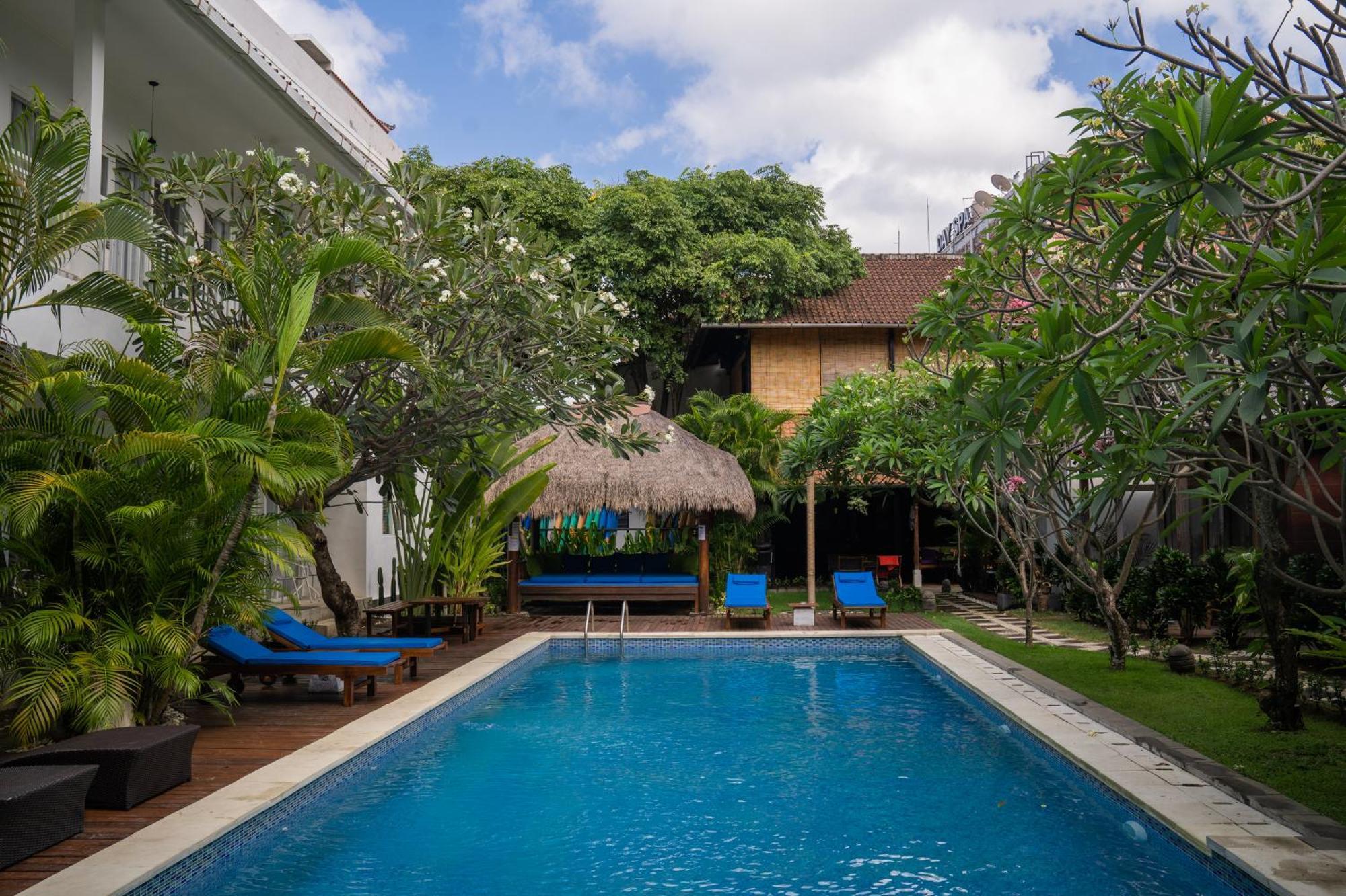 Easy Surf Camp Hotel Kuta Lombok Exterior foto