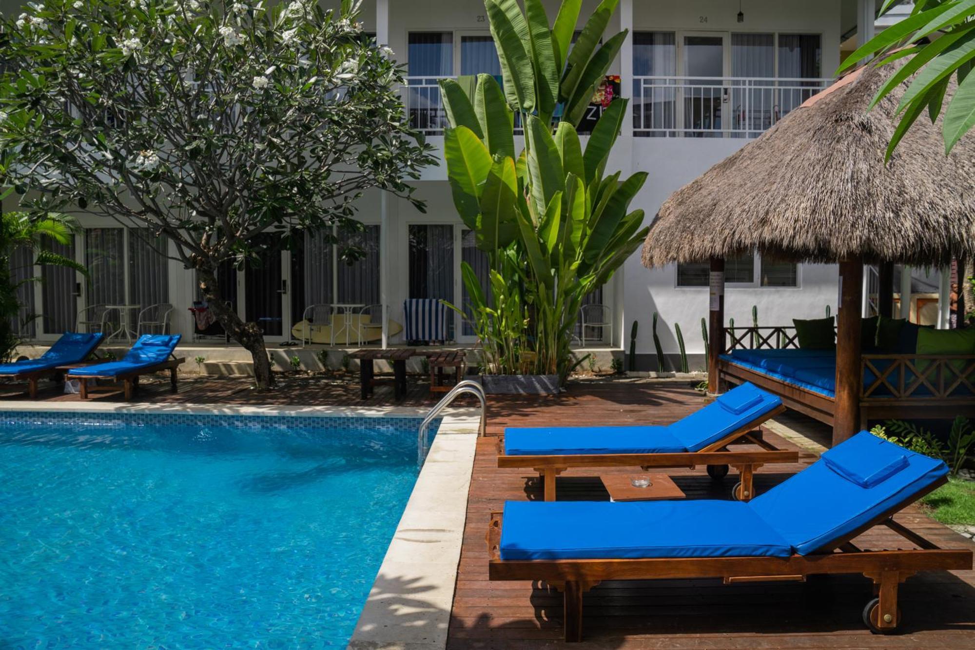 Easy Surf Camp Hotel Kuta Lombok Exterior foto