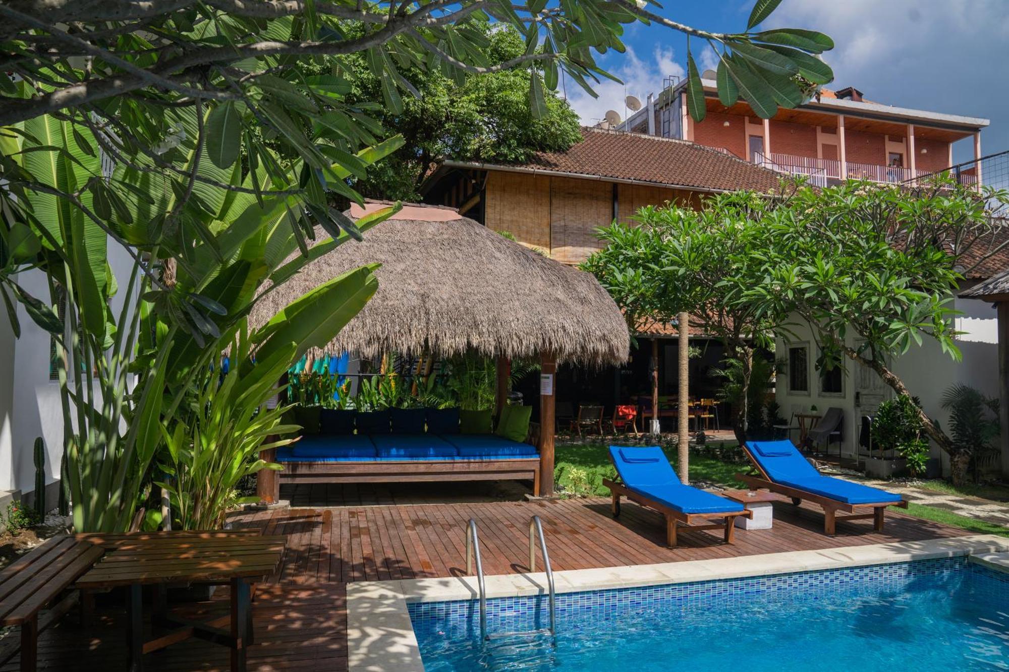 Easy Surf Camp Hotel Kuta Lombok Exterior foto