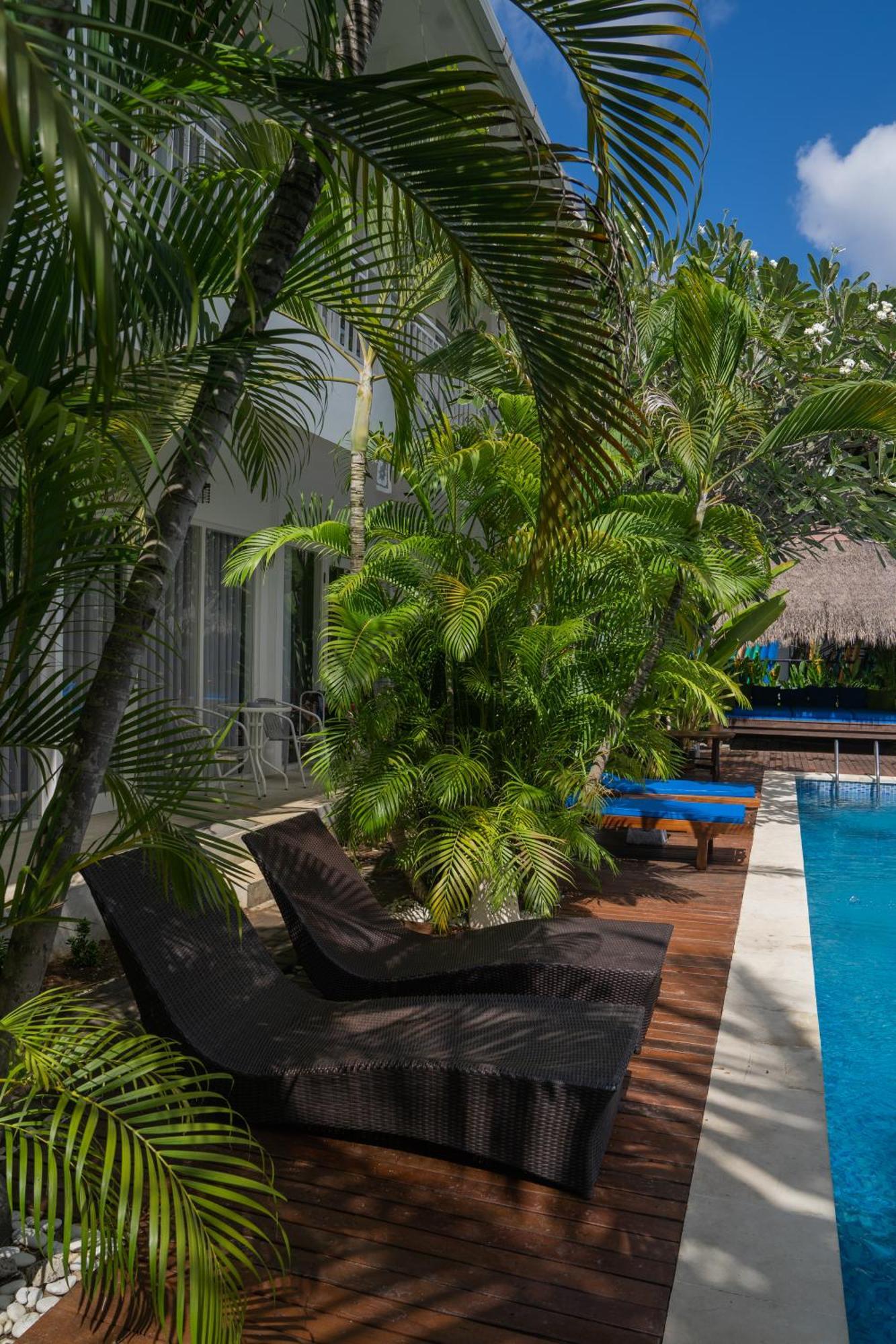 Easy Surf Camp Hotel Kuta Lombok Exterior foto