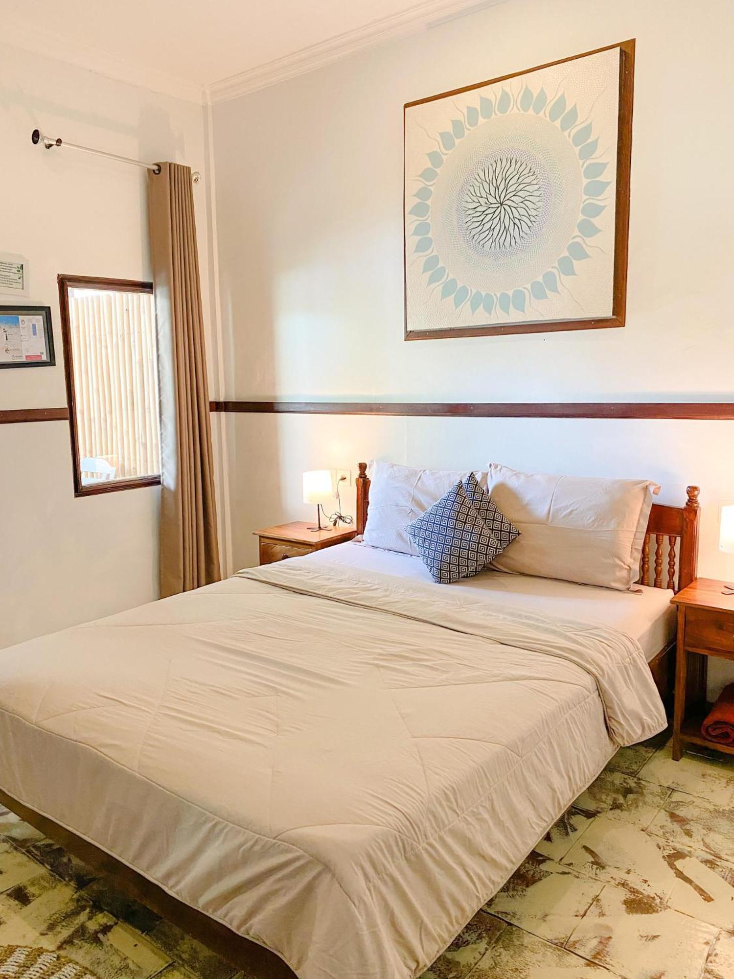 Easy Surf Camp Hotel Kuta Lombok Exterior foto